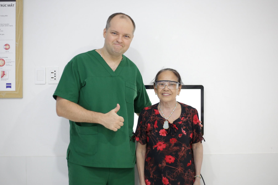 Thị lực cải thiện sau 1 ngày mổ đục thủy tinh thể, tôi bất ngờ vì nhìn rõ từng nếp nhăn