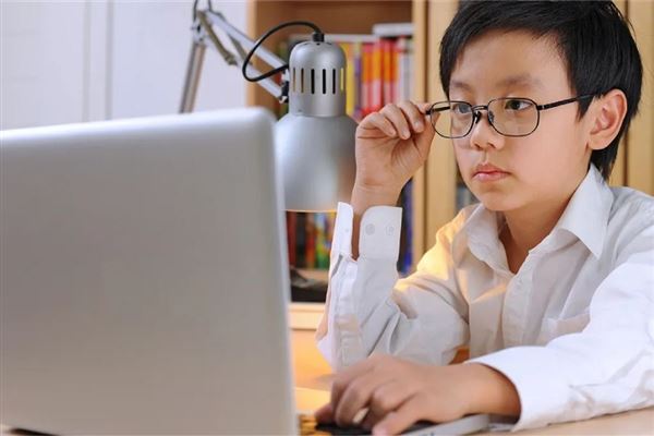 Cảnh báo top 5 lý do khiến độ cận tăng nhanh