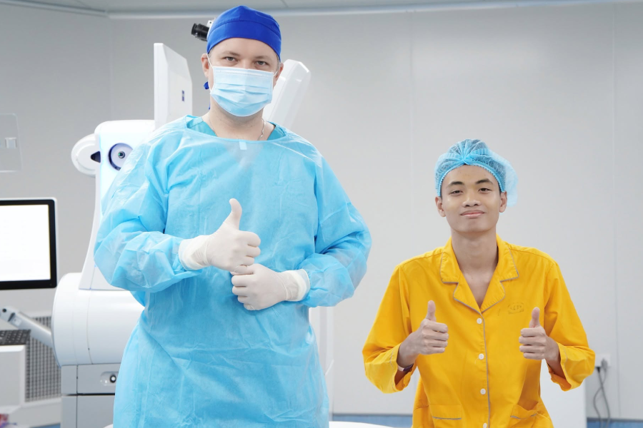 Khách hàng nói gì về công nghệ xóa cận laser 8 giây tại Mắt Việt – Nga Hạ Long?