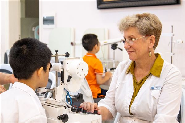 Trẻ không than mờ mắt nhưng có thể mất thị lực vĩnh viễn do nhược thị