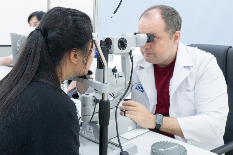 Chăm sóc mắt như thế nào sau khi mổ cận thị?